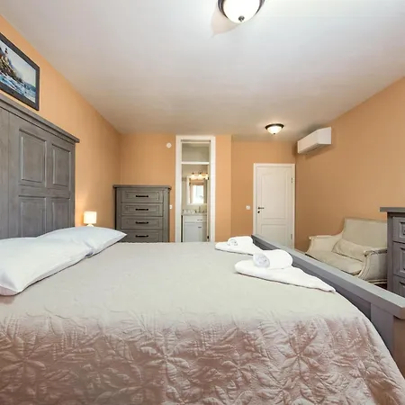 Apartment Bellevue Mare Luxury - By Ta Leut Agency